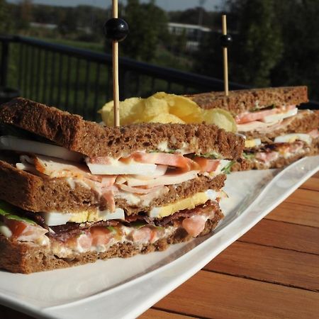 Cafe Brasserie Het Heerenhuis Het Kalf Екстериор снимка