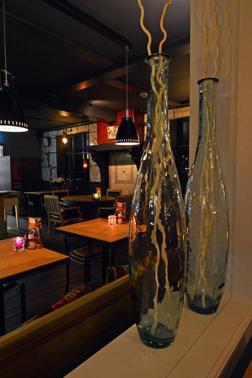 Cafe Brasserie Het Heerenhuis Het Kalf Стая снимка